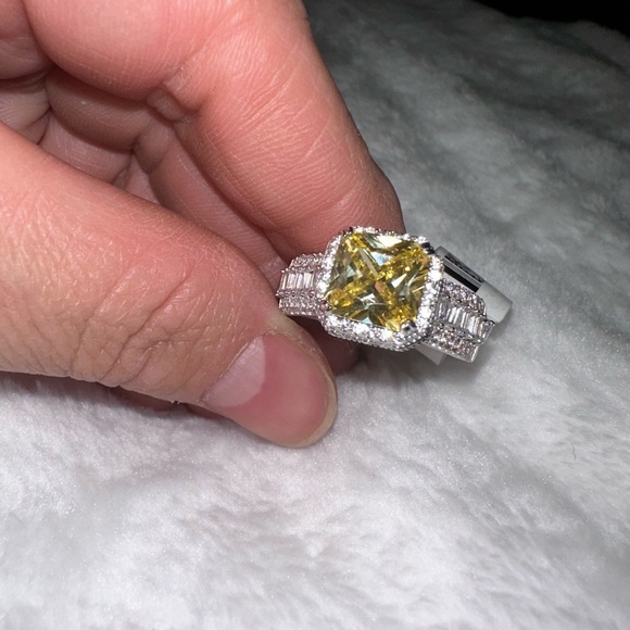 Yellow Diamond square set and Silver Women's Ring baguettes r… - Picture 6 of 6